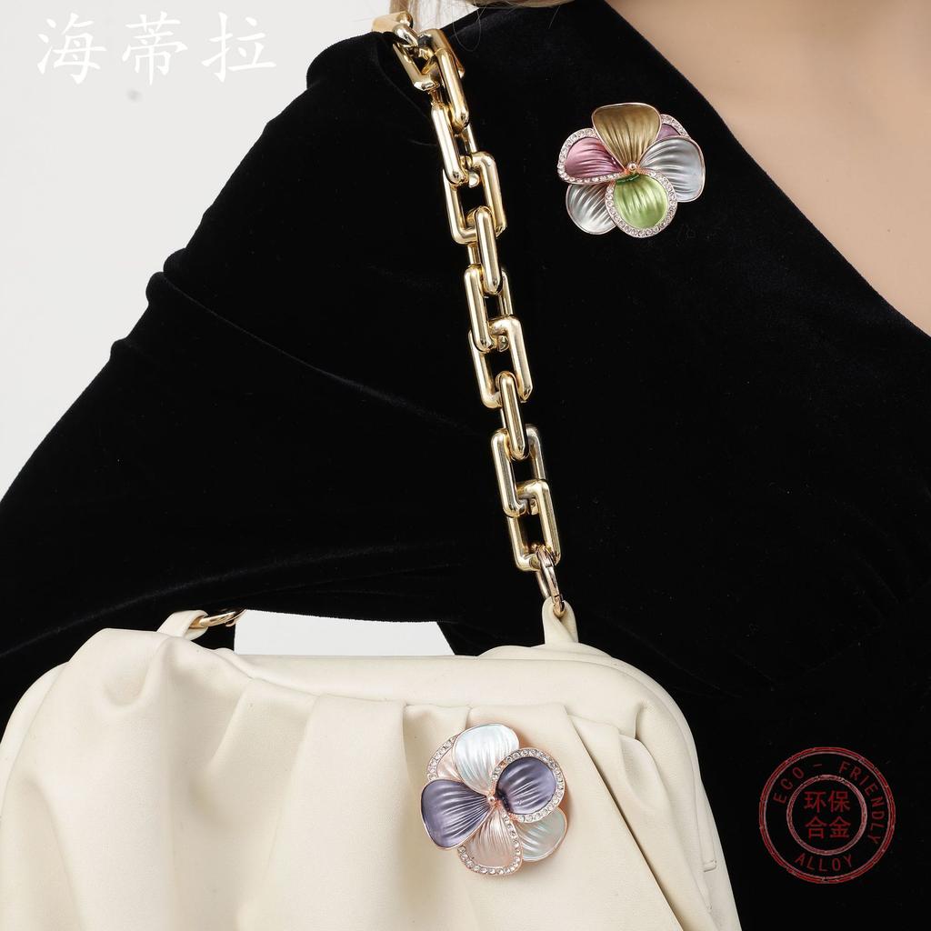 Neue Emaille geometrische Blume magnetische Brosche, modische und hochwertige Damen vielseitige multifunktionale Brosche