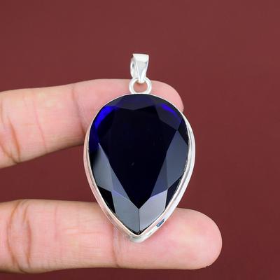 Pendente in Quarzo Tanzanite Sfaccettato Pendente in Argento Sterling 925 Gioiello Elegante Fatto a Mano Pendente con Pietra Preziosa Naturale Incredibili Regali di Gioielleria Per la Mamma