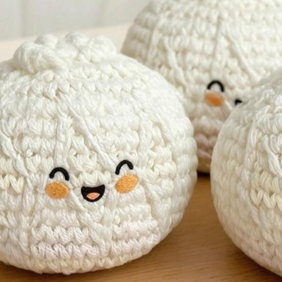 Yousheng Cartoon Bun Footbag, Handmade Crochet Juggling Balls, Soft Stress Relief Toy for Kids Adults, Party Game