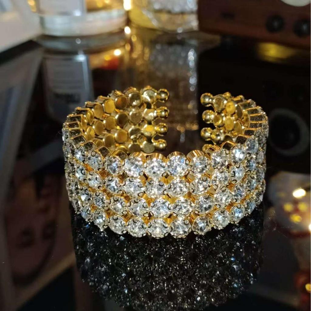 Koreanischer Stil Funkelndes Strass Brautarmreif: Vierreihiges elastisches Kristallarmband