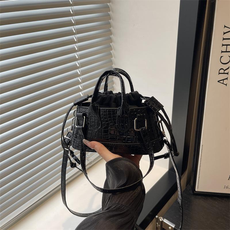 Trendy textured bag Women's trendy portable mini bag Crocodile pattern fashionable versatile shoulder bag Crossbody bag