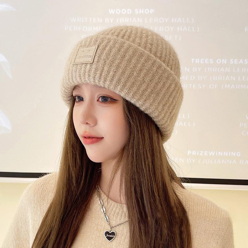 Autumn and winter wool hat women's loose sticker big head circumference beige cold hat warm and thickened new ear protection knitted hat