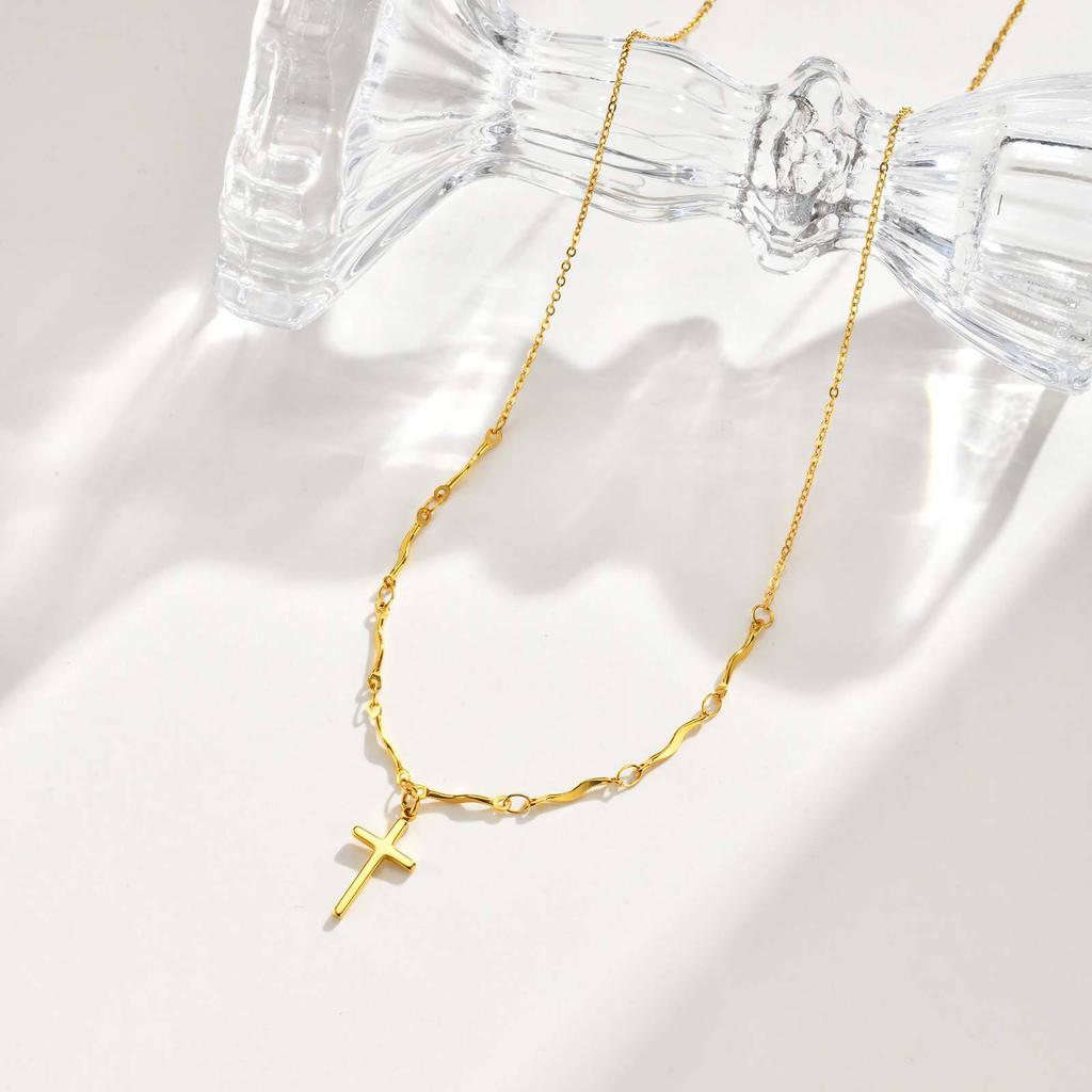 Ladies Fashion Stainless Steel Wave Chain Cross Necklace 18K Gold Versatile Jewelry Nc-2300