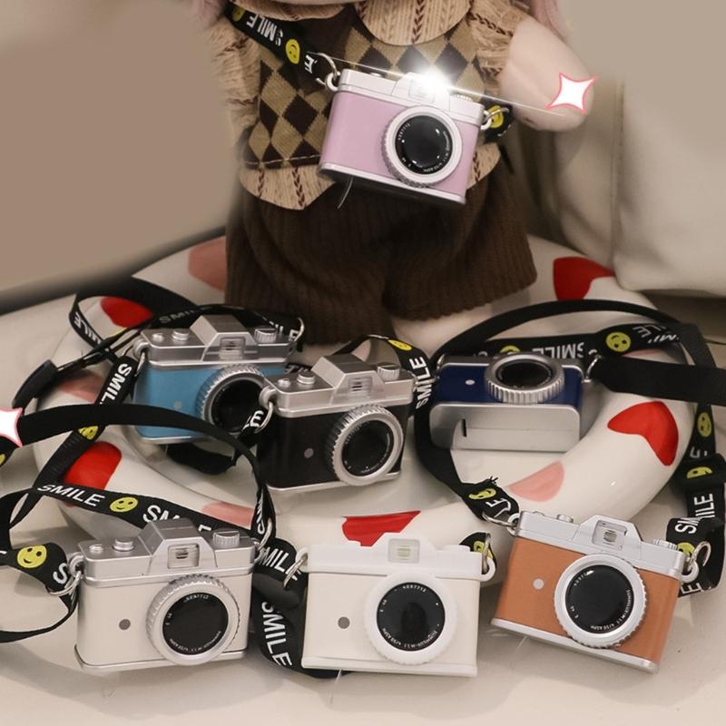 Smiling Face Camera Keychain With LED Light And Sound Effect Detail Creative Hanging Pendant For Parties Gifts