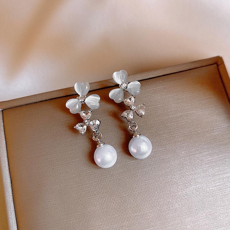 French Vintage Zircon Pearl Earrings - Elegant Retro Studs