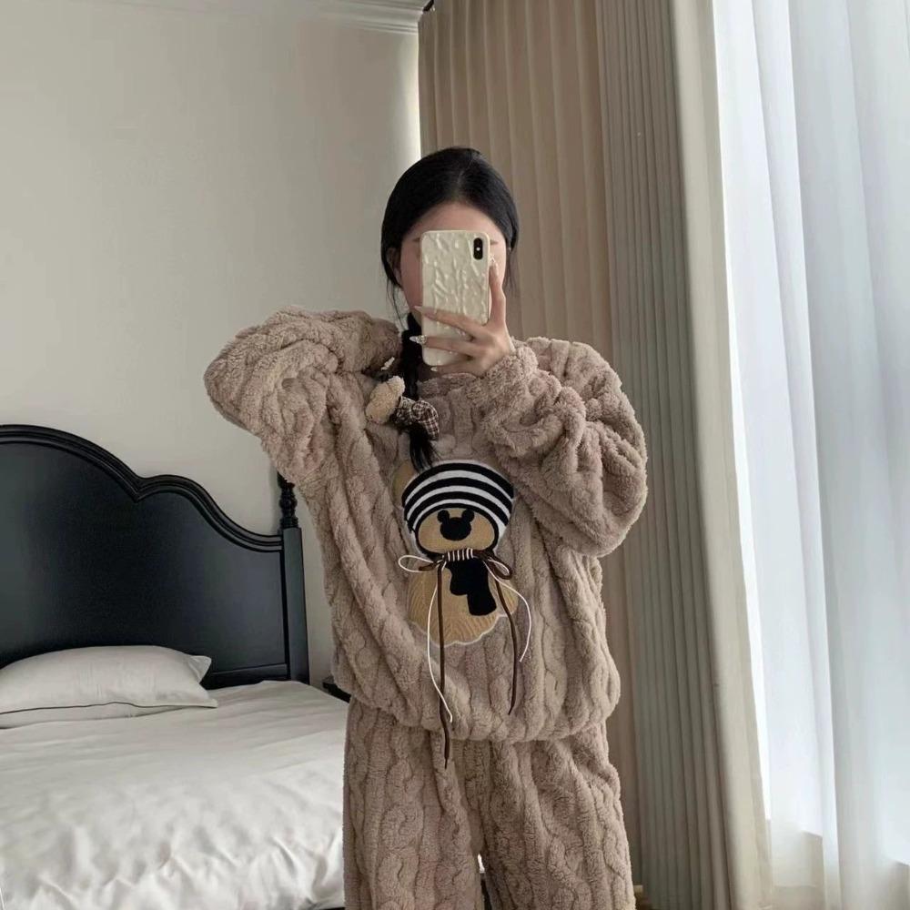 **Kadın Flanel Pijama Takımı Yuvarlak Yaka Jakarlı Uzun Peluş Kalın Sıcak Ev Giyimi**