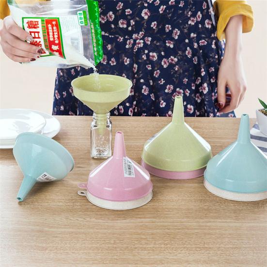 Practical Plastic Liquid Oil Funnel Pour Transferring Tool Household Kitchen