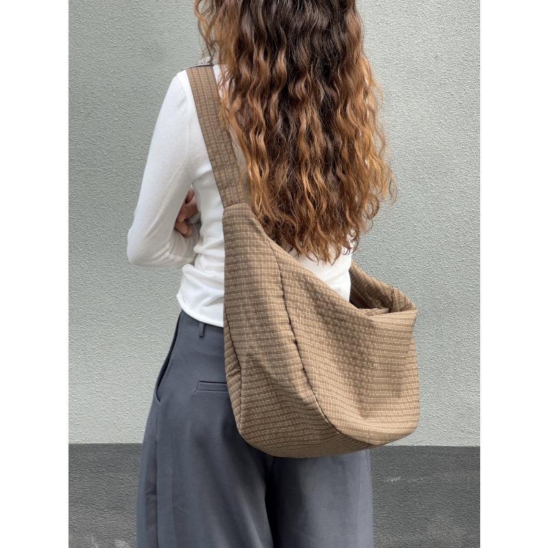 Crossbody Bag Large-capacity Single-shoulder Bag for Commuting Computer Bag Sports and Fitness Class Bag