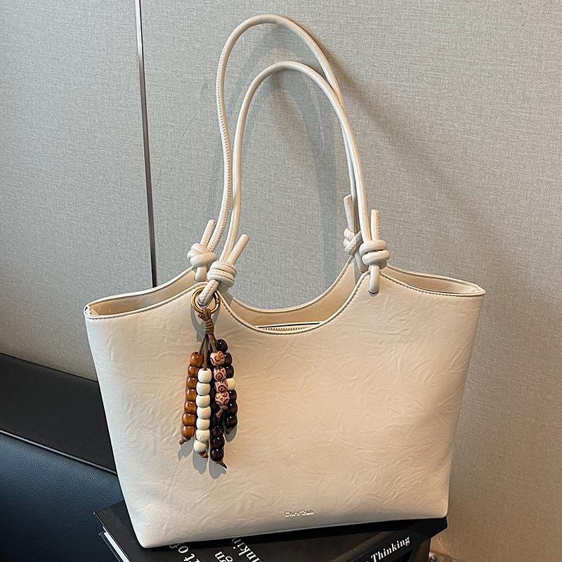 Retro High-appeal Underarm Bag, Large-capacity Commuter Bag, Simple Single-shoulder Tote Bag