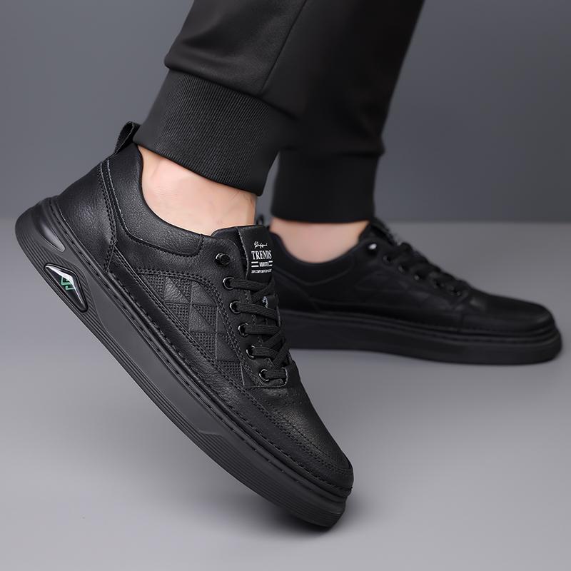 Mode Schnürung Komfort Herren Joggingschuhe Leder Handgefertigt Herren Freizeitschuhe Luxusmarke Herren Outdoor Flats Herren Hochwertige Sneaker