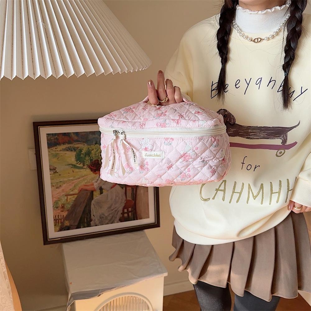 Durable And Convenient Makeup Bag Women Fashionable And Versatile Street Style
