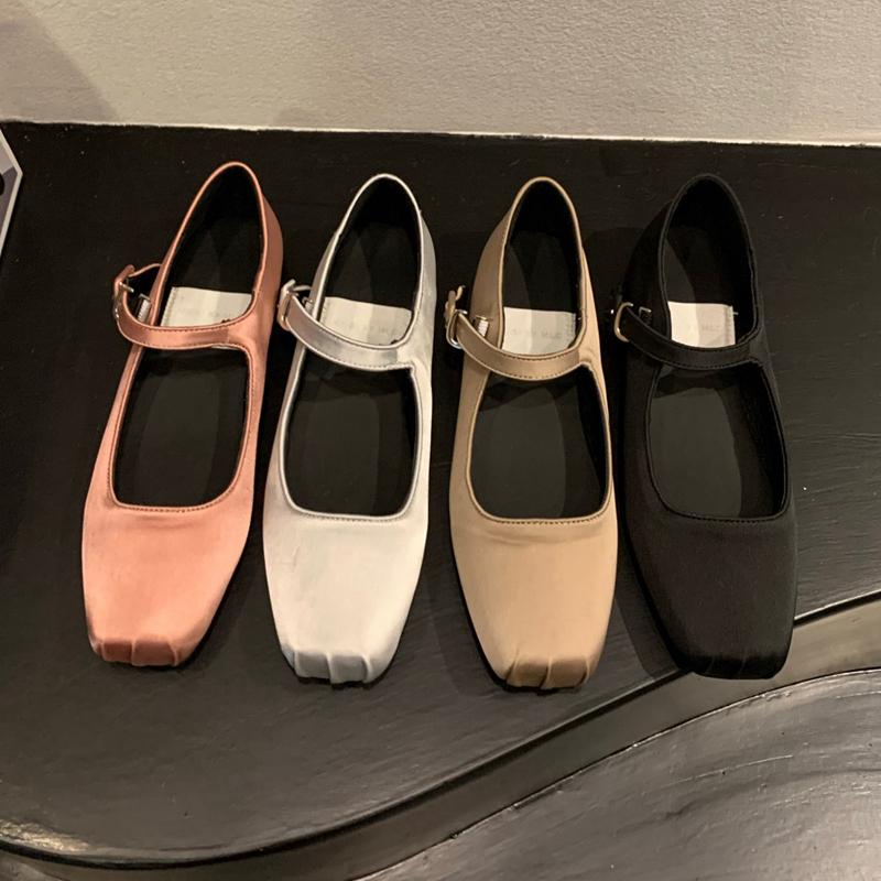 

Новые весенние женские туфли на плоской подошве, модные шелковые женские балетки с квадратным носком, мягкие повседневные туфли Мэри Джейн на плоской подошве