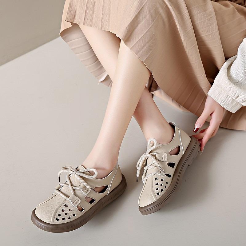 Nuove scarpe da donna con buchi punta rotonda fondo piatto traforate con lacci scarpe casual suola morbida comode e leggere scarpe da donna taglia grande