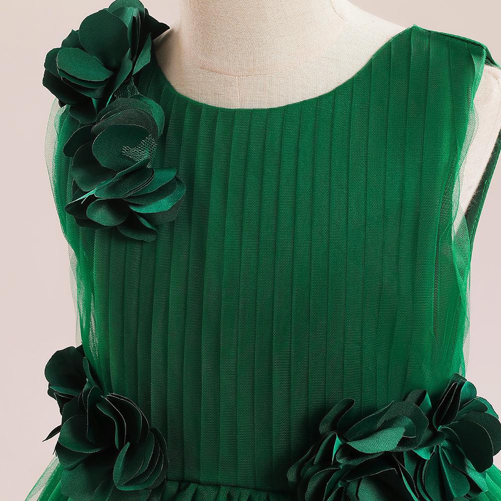 2024 Spring Collection: Princess Evening Dress with 3D Appliques and Tulle Skirt