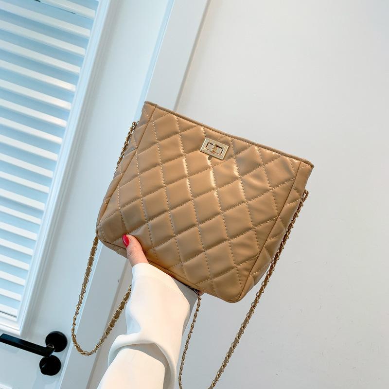 

Однотонна жіноча сумка з фактурним ромбом 2024, нова осіння мода для відпочинку, французька проста сумка через плече хакі