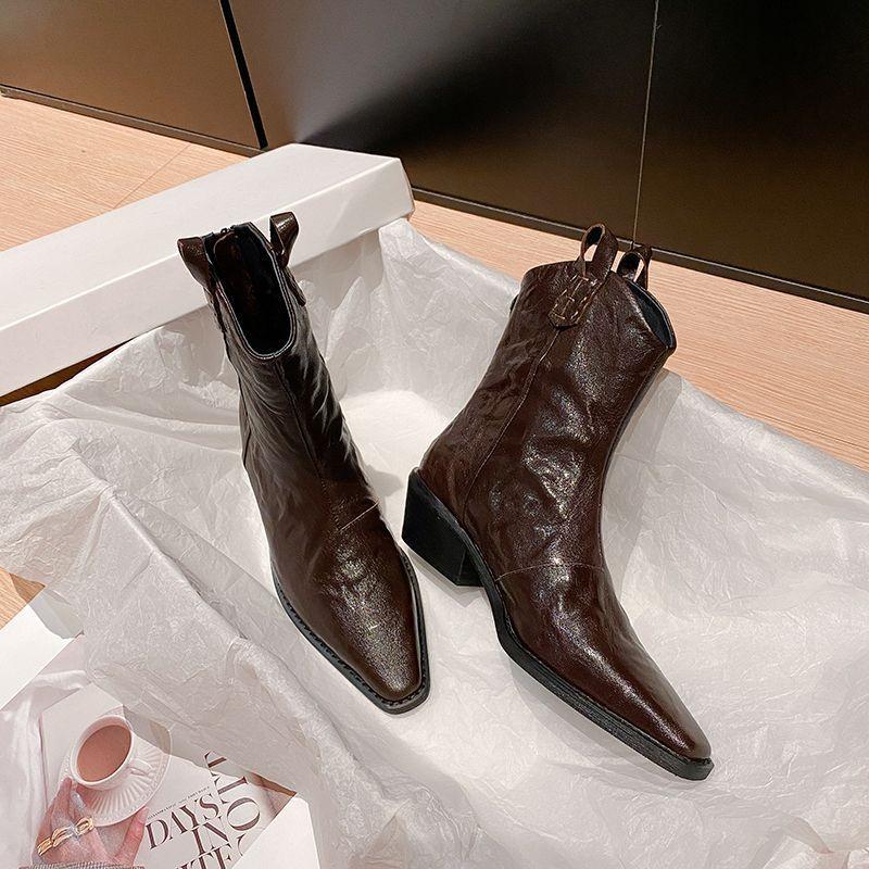 Kleine kurze Stiefel Damen 2025 neue Martin-Stiefel V-Ausschnitt nackte Stiefel spitz zulaufend Mode braun dicker Absatz Western-Cowboystiefel Damen
