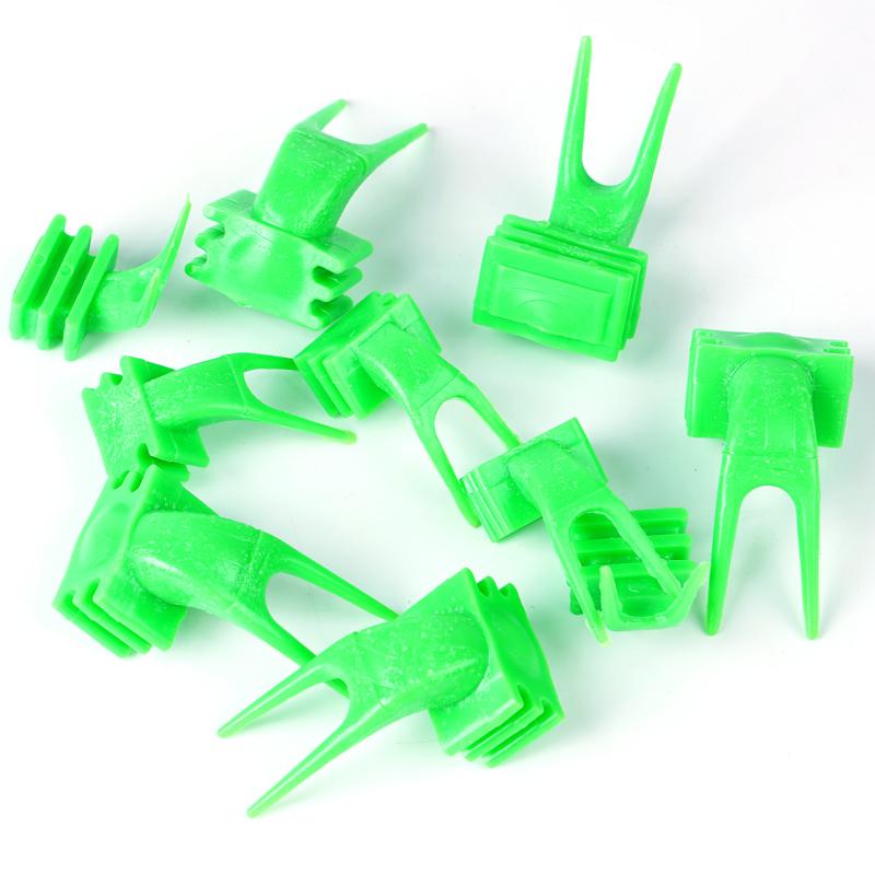 10Pcs Plastic Bird Food Holder for Parrots And Pets Fruit Forks Feeding Supplies Suitable for Cage Feeding Medium/Large Sizes