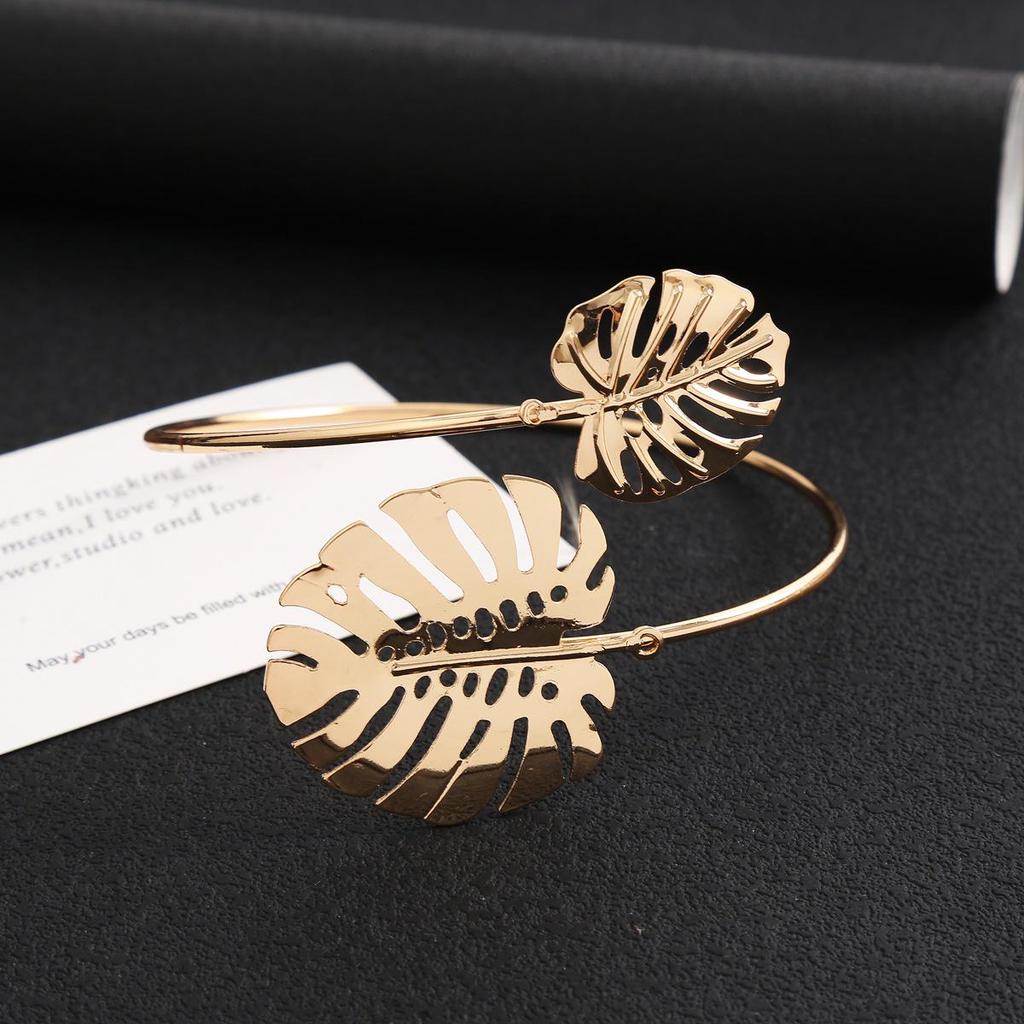 Hollow Leaf Adjustable Metal Bracelet - Simple, Fashionable, Lightweight Jewelry for Women