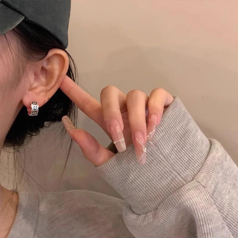Simple Graffiti Flower Earrings Niche High-end Autumn Winter Temperament Light Luxury Fashion Women's Versatile Trendy Earrings
