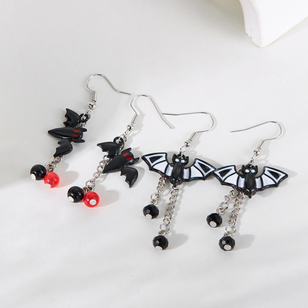 Boucles d'oreilles pendantes gothiques noires avec pompons en forme de chauve-souris pour femmes Cosplay Vampire Chauve-souris Punk Boucle d'oreille sombre Fête d'Halloween Bijoux effrayants Cadeau