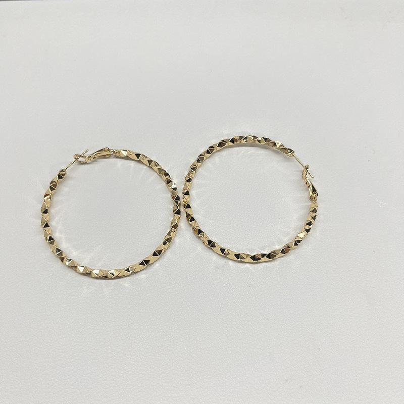 Round geometric prismatic earrings, fashionable commuting, simple and versatile earrings, cold wind temperament earrings, women