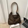 Modern Tote Bag With Special Material Large Capacity For Daily Commute And Street Style