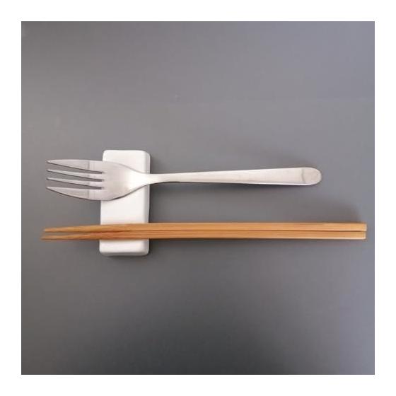 Set of 4 Ceramic Chopstick Rests - White, Simple Design for Spoons, Forks, and Ladles - Dual Grooves for Chopsticks and Spoons Simultaneously - Ideal