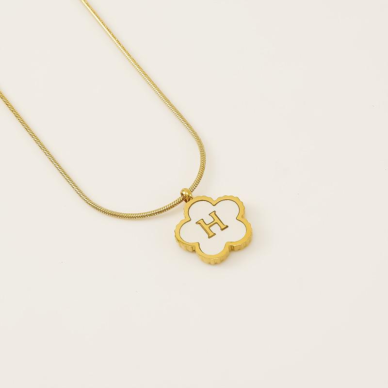 Stainless steel five-leaf clover 18K letter necklace high sense 26 shell letter pendant jewelry