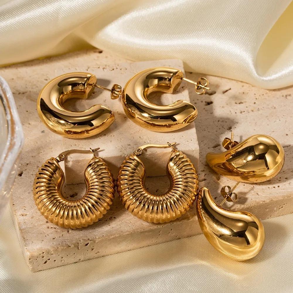 Gold Color Smooth Metal Chunky Hoop Earrings for Women Girls Fashion Punk C-Shaped Spiral Pattern Ear Buckle Lightweight Jewelry