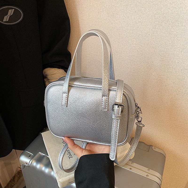 Summer small bag women's new versatile messenger bag high-end exquisite portable pillow bag