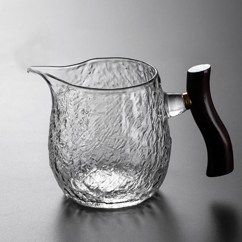 330ml Hammered Pattern Glass Fair Cup Tea Dispenser With Wood Handle Kung Fu Tea Cup Brewing Puer Chahai Tea Cup Set