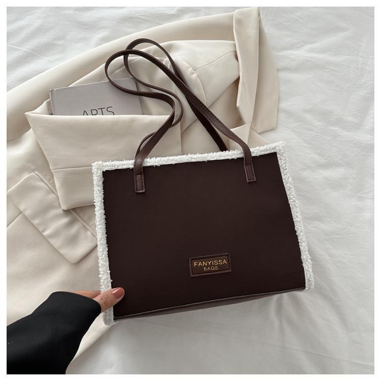 Chic Urban Minimalist Velvet Underarm Bag Medium Size With Zipper Closure кофейный