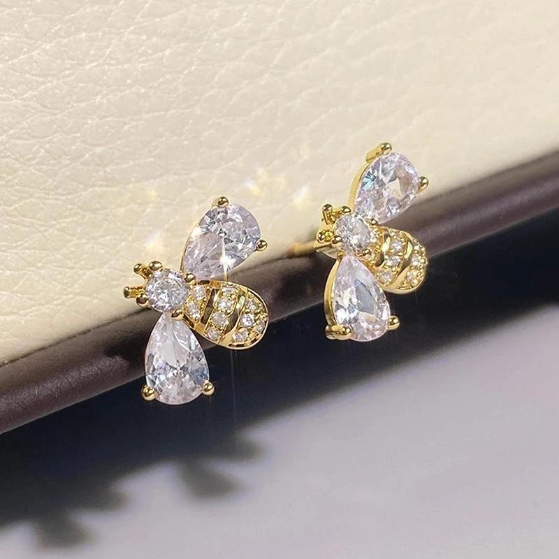 Huitan Brincos de Tachinha Fofos Cor Ouro Abelha Mel para Mulheres Zircônia Cúbica Cristal Deslumbrante Brincos Animais Menina Doce Zircônia Moderna