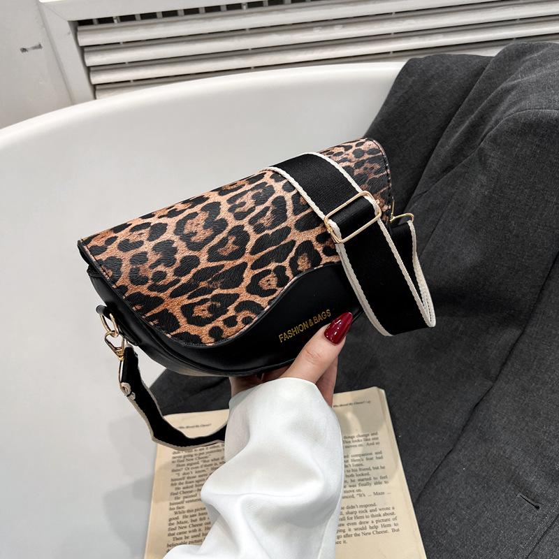 Trend leopard print presbyopia retro versatile saddle bag summer popular high-end shoulder messenger bag women