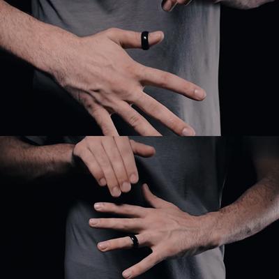 2Pcs Magic Ring Jump Magicians Ring Transfer Jumps From Finger To Finger Magic Tricks Street Close Shot Magic Props Party Toys