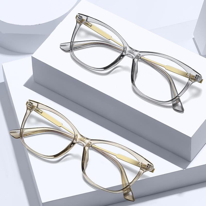 Anti-blue Light Presbyopia Eyeglasses Super Lightweight Cat-Eye Shaped Gradient Eyeglasses W-omen TR90 Stylish Casual Transparent PC Screen Glasses