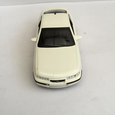 1:43 Scale 1995 Opel New Alloy Die-casting Vehicle Model Without Packaging Collectible Gift Toy Car Model