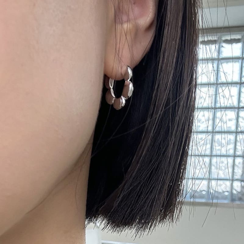 

mosxe [925silver] Flower pattern earring silver