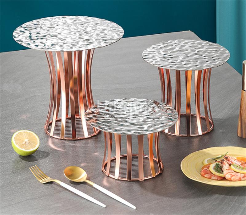 

1Pcs Creative luxury golden dessert table Snack rack cake stand Plates for food cake display stand with cake and dim sum rack