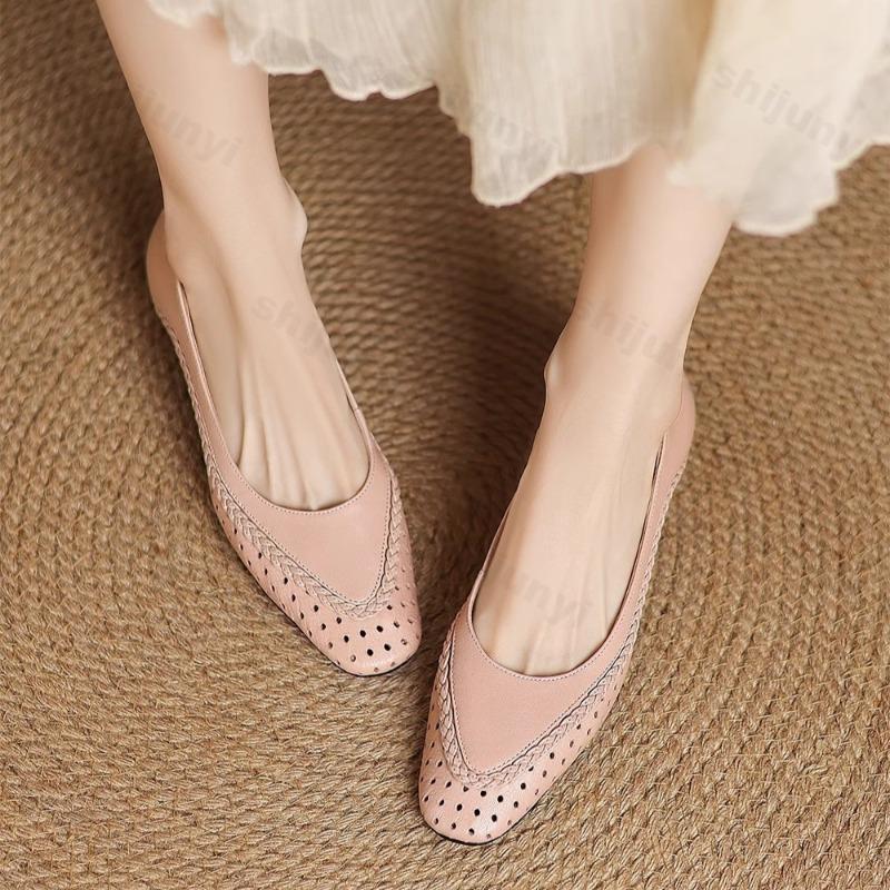 Fashion 2025 Summer New Style Women's French Style Elegant Casual Single Shoe Hollow Breathable Coarse Heeled Comfortable Pointed Pumps