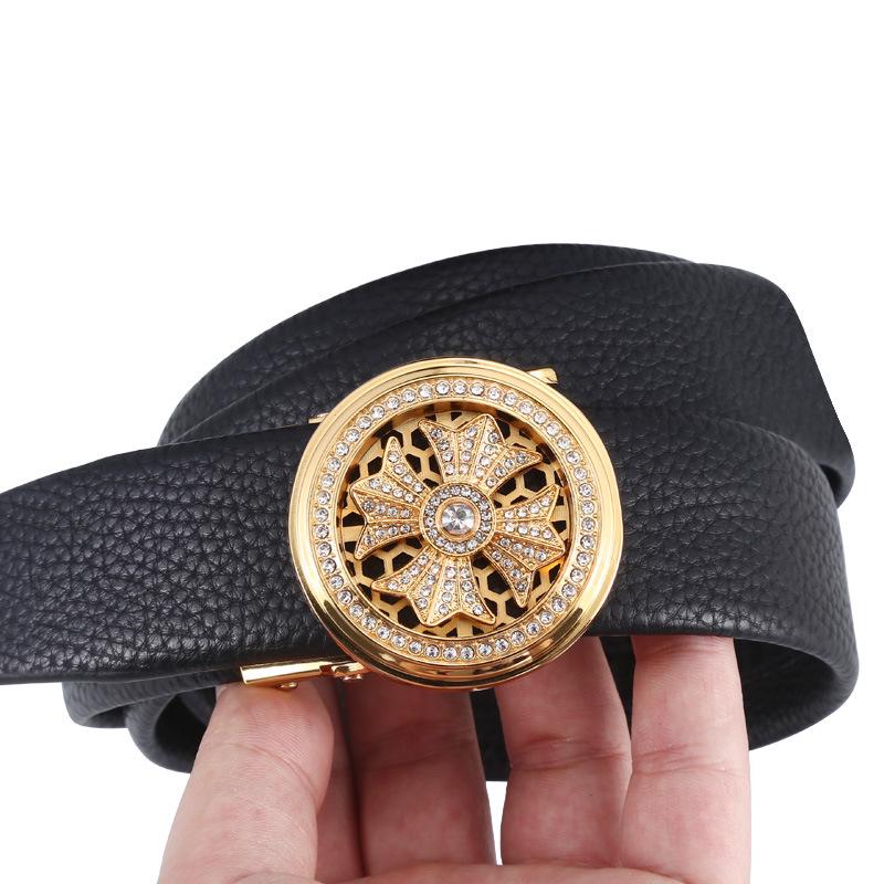 Pánský legovaný pásek z hovězí kůže s automatickou přezkou pro běžné a všestranné nošení