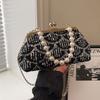 Casual Pearl Sequin Banquet Bag Kiss Lock Sweet Hanfu Clutch Bag Elegant with Handle Ladies Shell Bag Women
