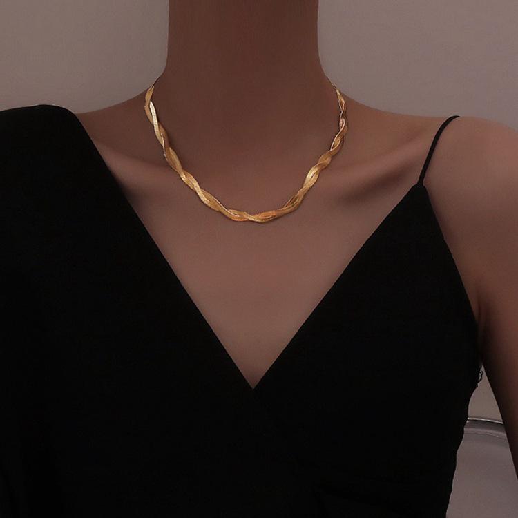 Trendy Double-Layer Snake & Blade Chain Necklace for Women