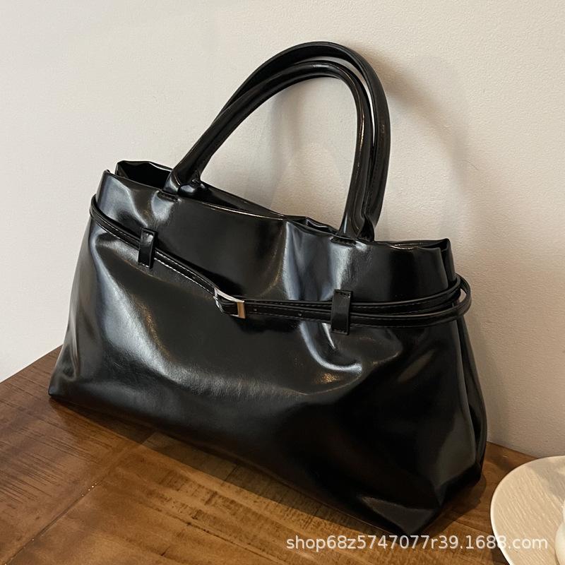 Retro oil wax pitot bag women's 2025 tide autumn and winter popular casual versatile handbag large capacity shoulder bag