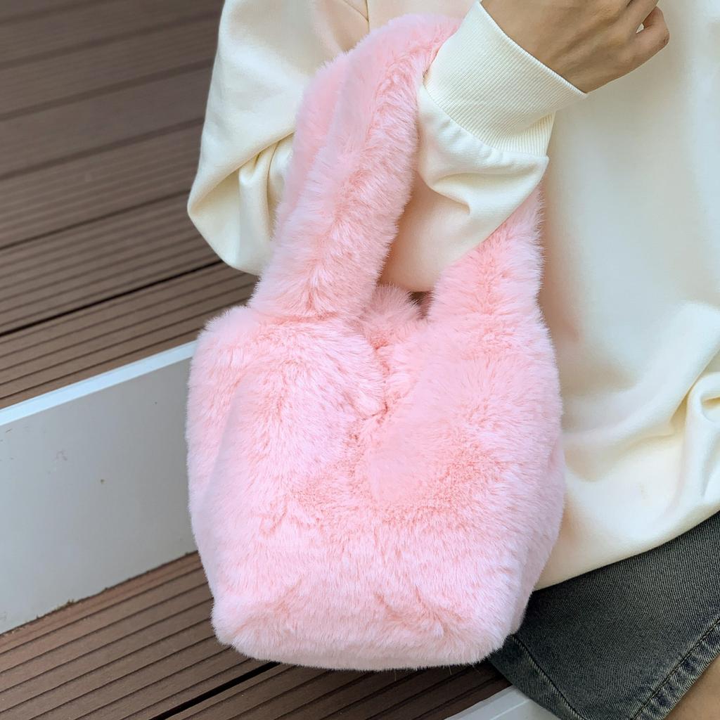 Korean Version of Foreign Style Small Bag Women 2025 New Cute Plush Bucket Bag Autumn and Winter Fashion Bucket Bag Commuter Bag
