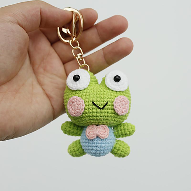Cartoon-Froschpuppen-Serie, gehäkelter Schlüsselanhänger, lustiger grüner Froschpuppen-Schlüsselanhänger, handgefertigte Häkel-Schlüsselanhänger, niedlicher Frosch-Anhänger