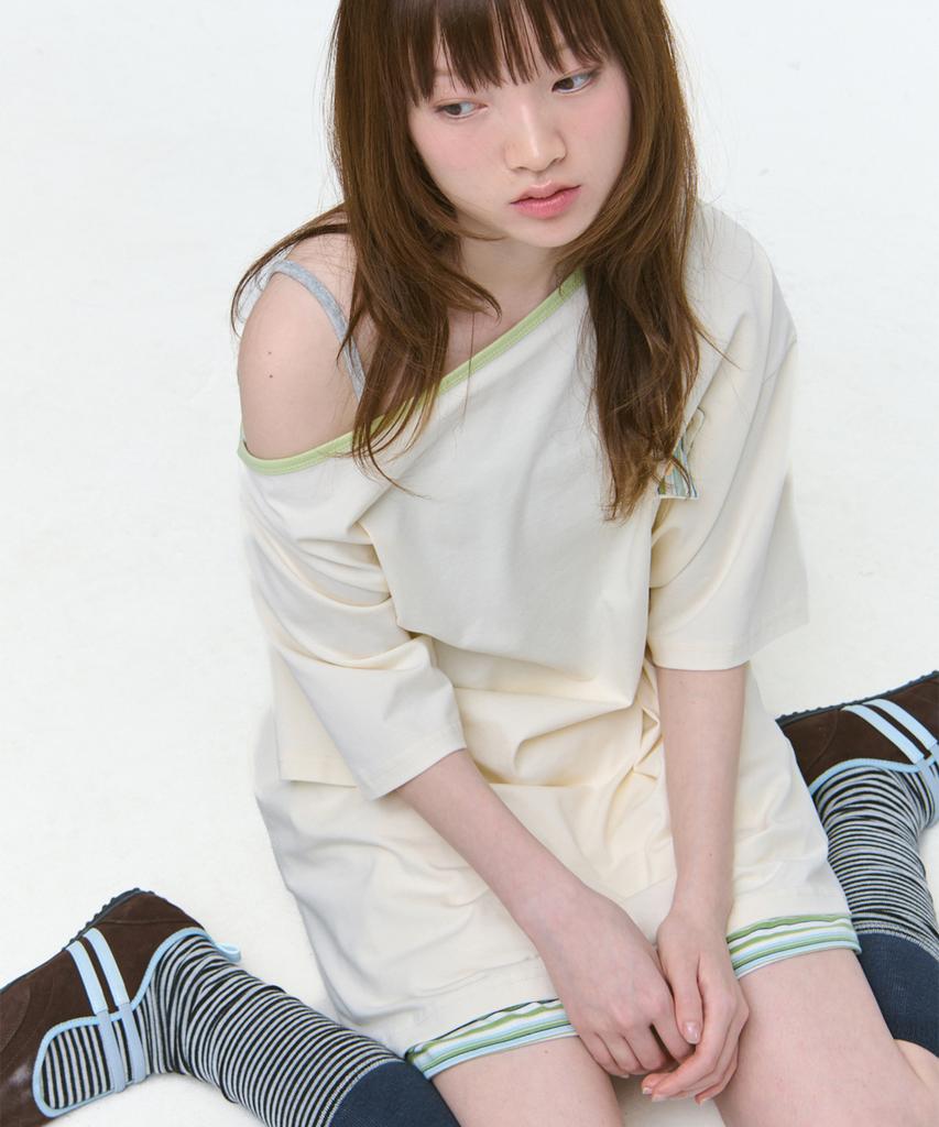 SOME PLACE Pocket Snap Color Block Double Layered Oversized Off-Shoulder Short Sleeve T-Shirt [Ivory]