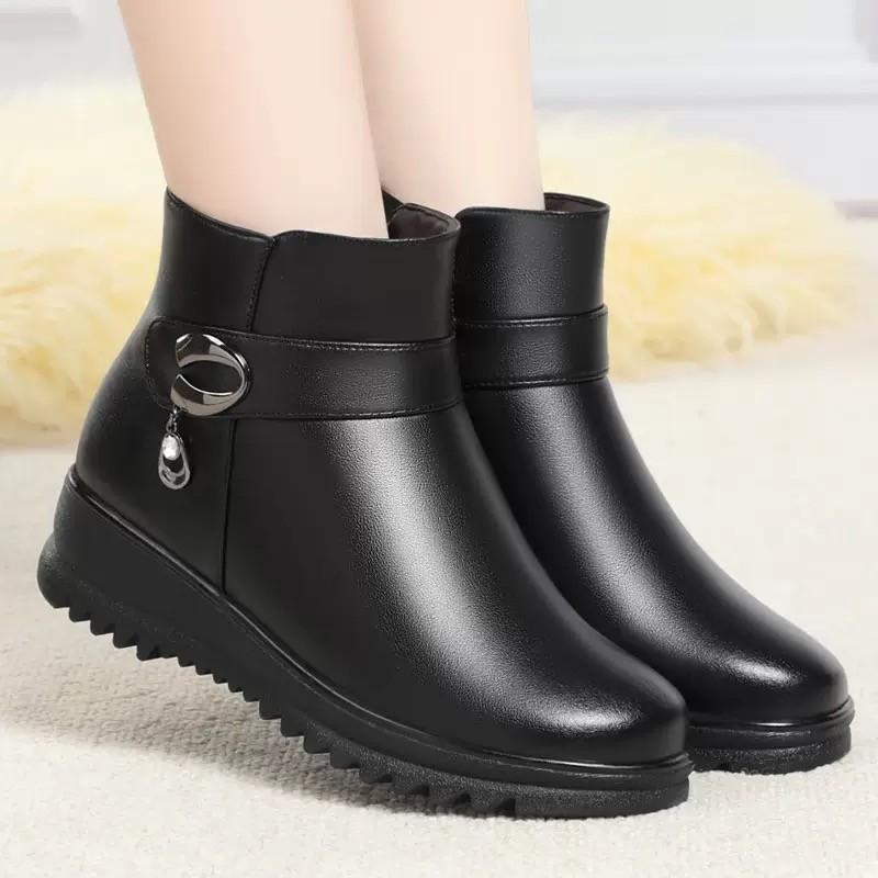Women's Lightweight Comfortable Thick Soles Winter Warm Cold Padded Snow Boots Non-slip Wear Outdoor Leisure Sports Fur One Leather Shoes