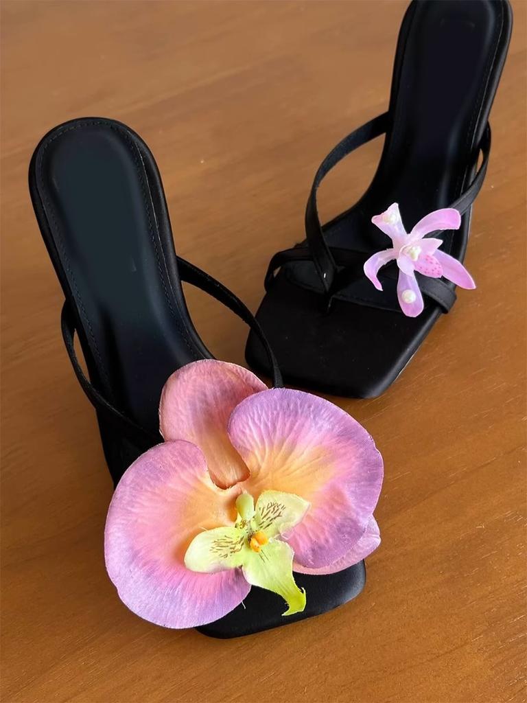Internet Celebrity Travel Beach Shoes Europe and the United States 2025 New Flower Decoration Open-toed High-heeled Cool Slippers Women's Summer Fash