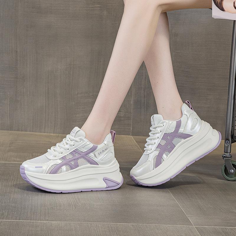 Neue Sommer-Mesh-Atmungsaktive Weiße Schuhe Damen Freizeit-Sport Bequem Flach Höhenverstellende Schuhe und Cut-Out-Schuhe